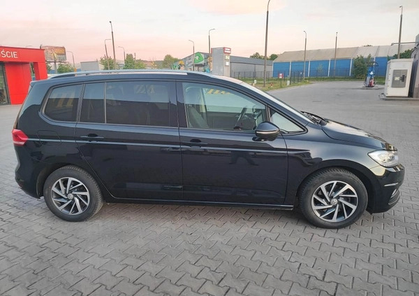 Volkswagen Touran cena 69900 przebieg: 190000, rok produkcji 2018 z Wejherowo małe 121